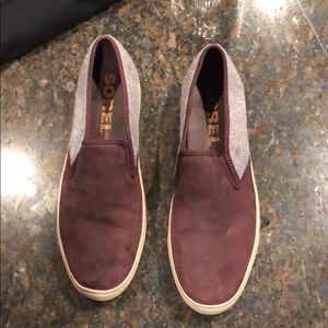 Size 11 slid on Sorel sneaker